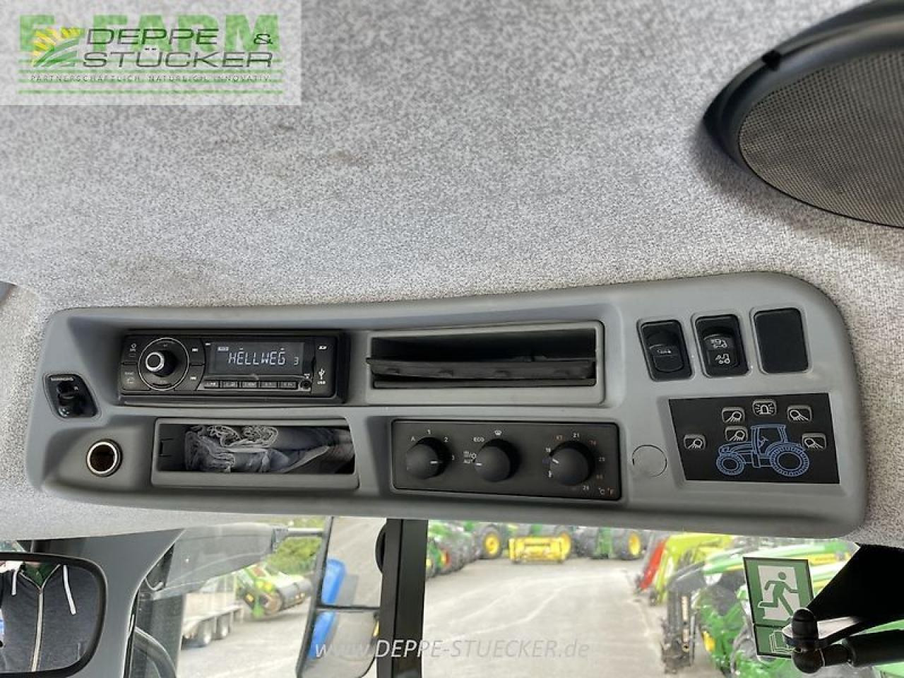 New Holland t7.230 - Farm tractor: picture 2 New Holland t7.230 - Farm tractor: picture 2