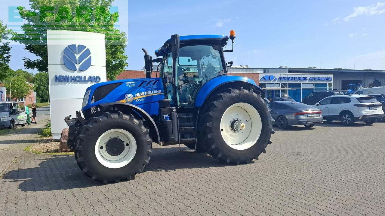 New Holland t7.230 ac mit plm-vorbereitung - Farm tractor: picture 2 New Holland t7.230 ac mit plm-vorbereitung - Farm tractor: picture 2