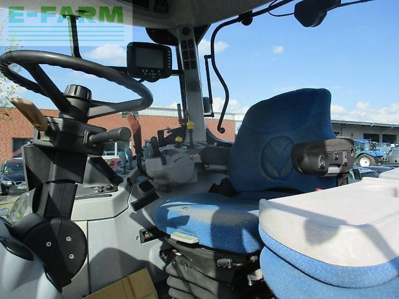 New Holland t7050 pc PC - Farm tractor: picture 5 New Holland t7050 pc PC - Farm tractor: picture 5