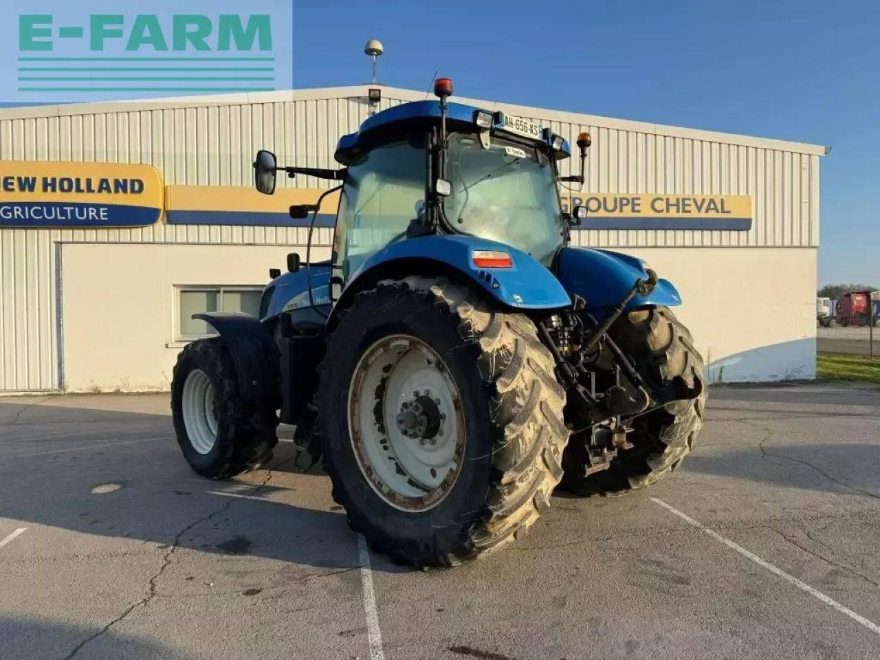 New Holland t7070 6.7l - Farm tractor: picture 4 New Holland t7070 6.7l - Farm tractor: picture 4