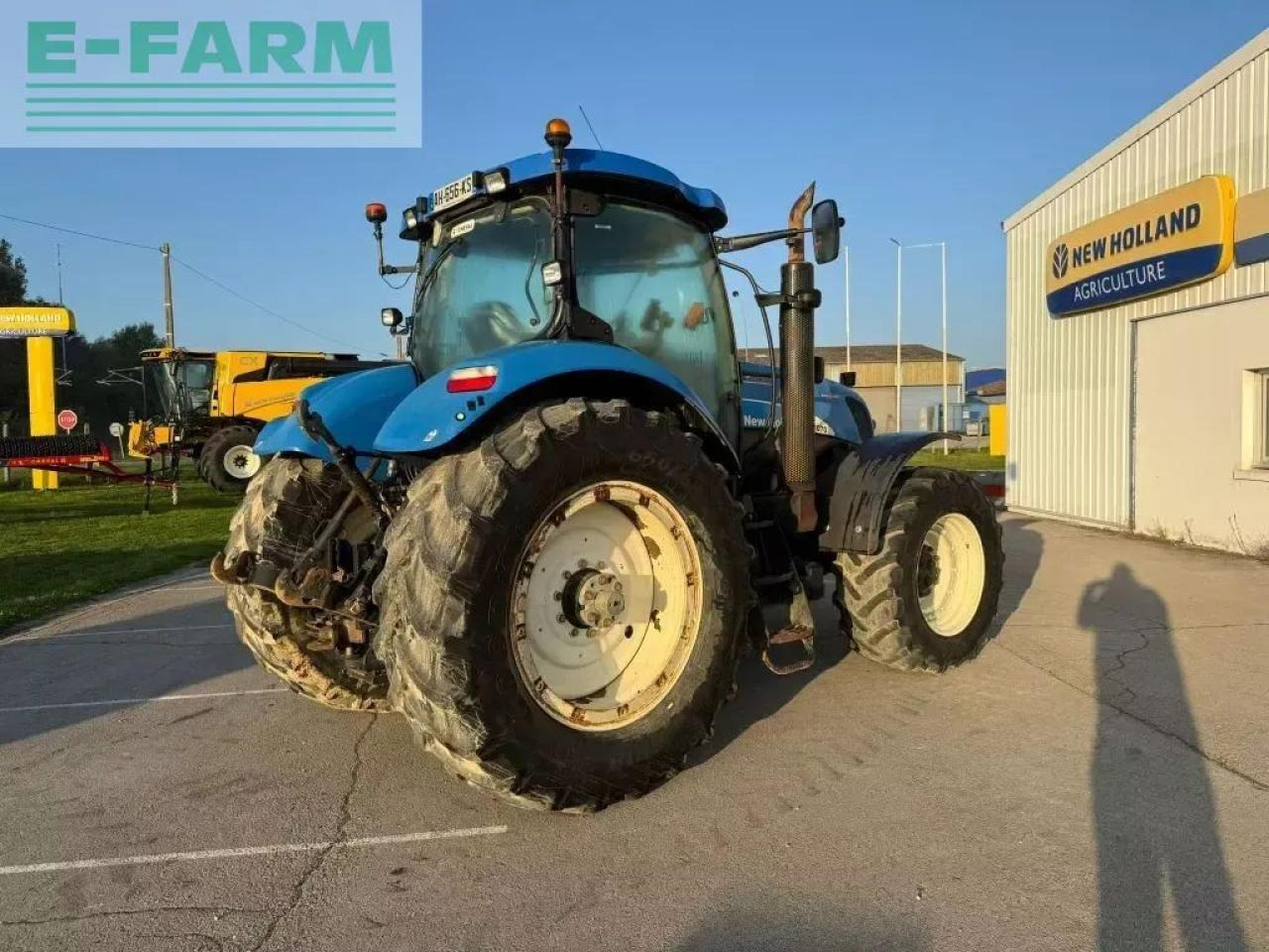 New Holland t7070 6.7l - Farm tractor: picture 3 New Holland t7070 6.7l - Farm tractor: picture 3