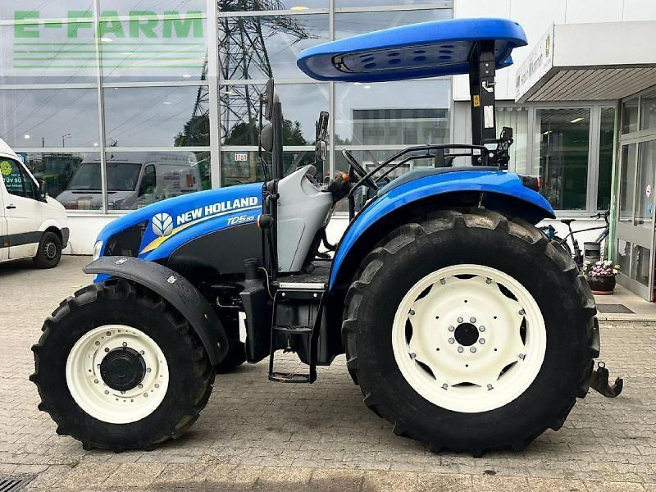 New Holland td 5.85 - Farm tractor: picture 3 New Holland td 5.85 - Farm tractor: picture 3