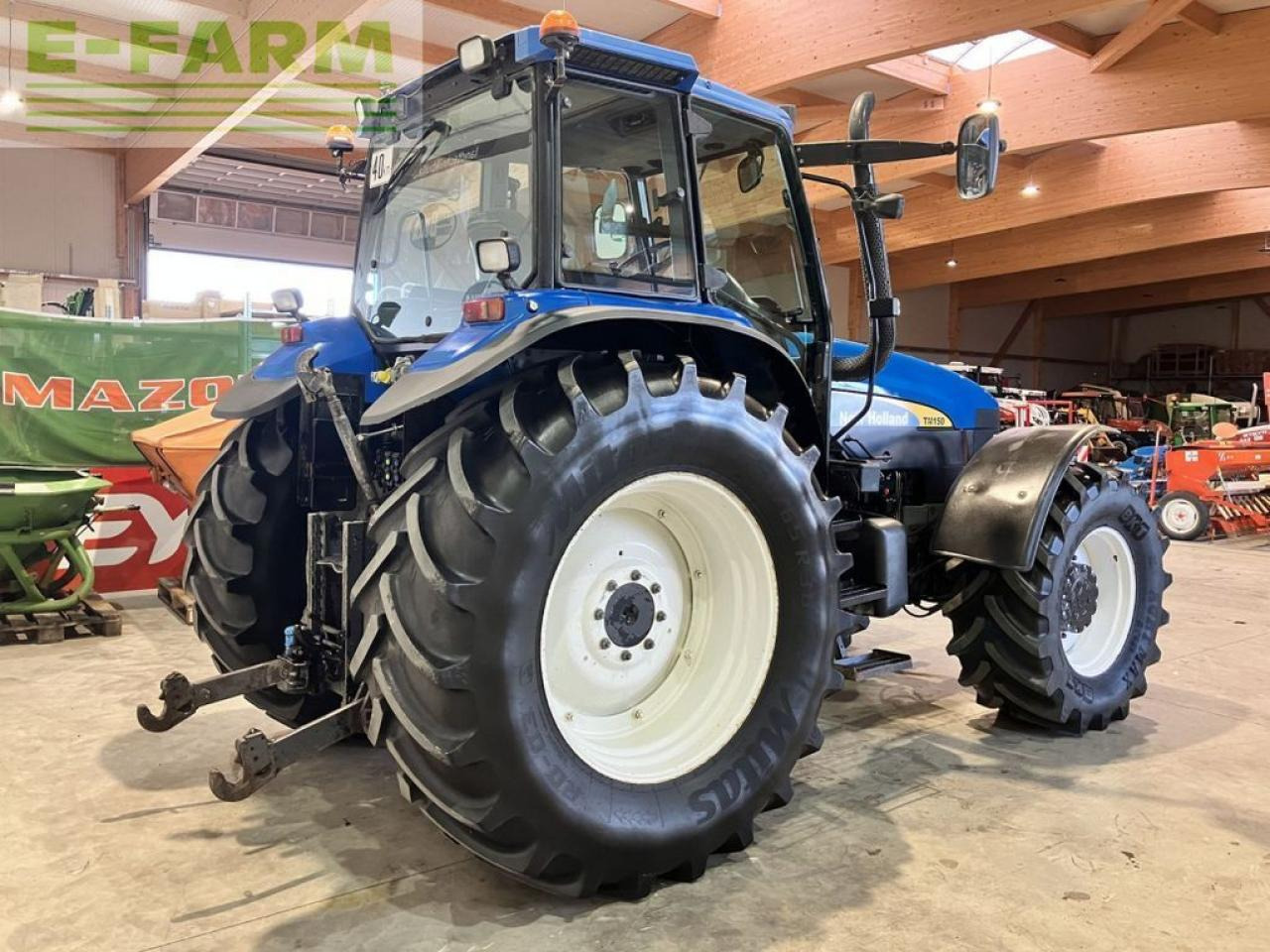 New Holland tm 150 - Farm tractor: picture 3 New Holland tm 150 - Farm tractor: picture 3