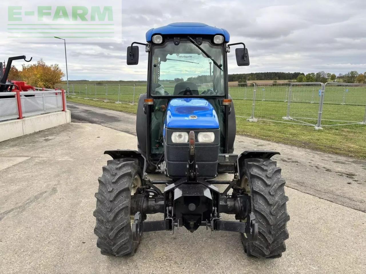 New Holland tn 85 fa dt supersteer - Farm tractor: picture 3 New Holland tn 85 fa dt supersteer - Farm tractor: picture 3