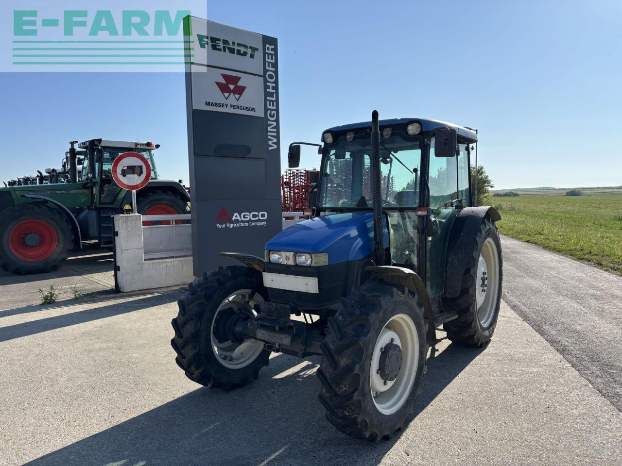 New Holland tn-s 75 a S - Farm tractor: picture 1 New Holland tn-s 75 a S - Farm tractor: picture 1