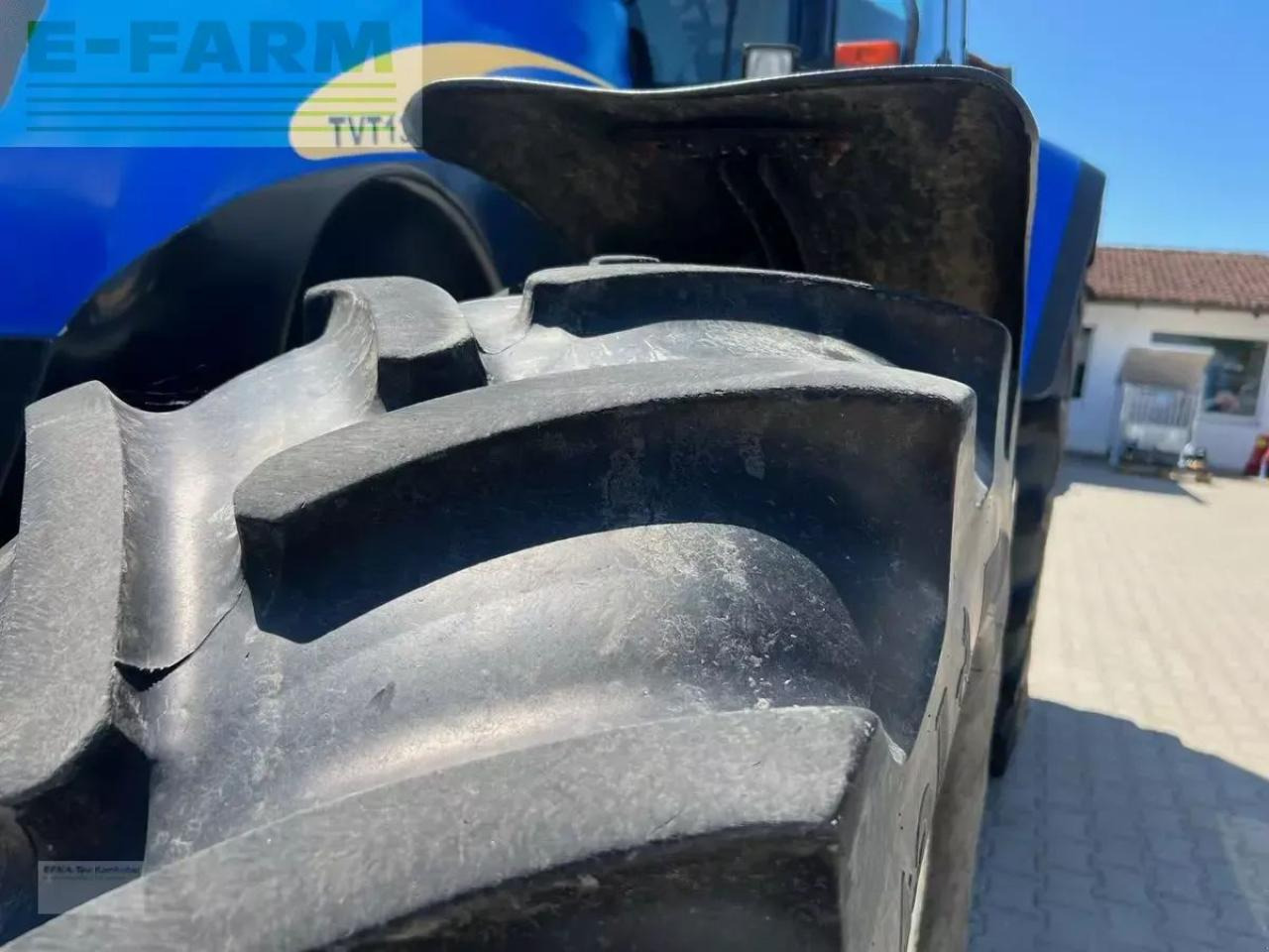 New Holland tvt 135 - Farm tractor: picture 2 New Holland tvt 135 - Farm tractor: picture 2