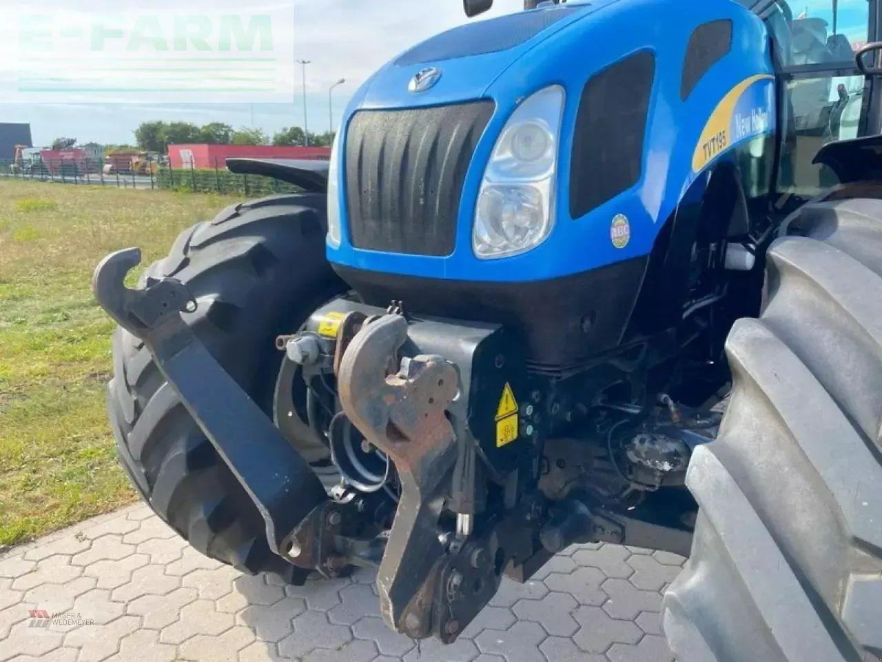 New Holland tvt 195 mit frontzapfwelle - Farm tractor: picture 2 New Holland tvt 195 mit frontzapfwelle - Farm tractor: picture 2