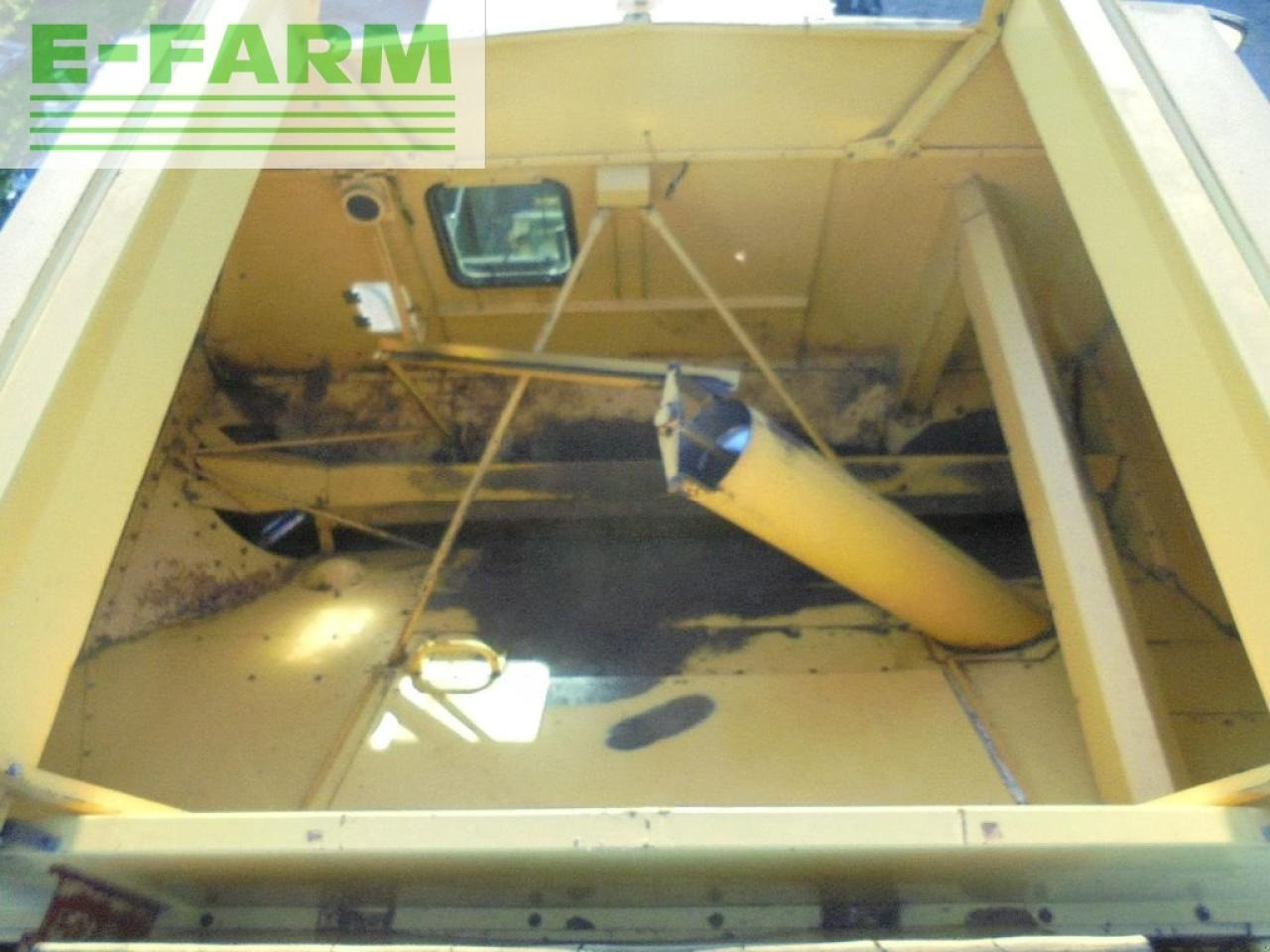 Combine harvester New Holland tx68fs: picture 8