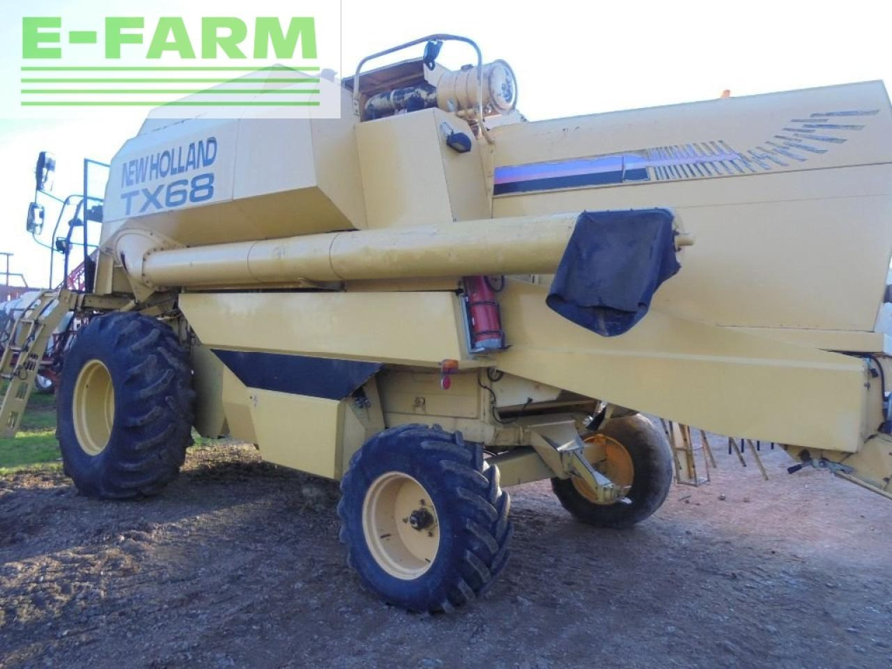 Combine harvester New Holland tx68fs: picture 6