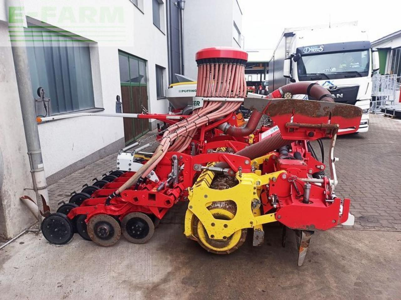 Pöttinger 4 m säkombination pneumatisch klappbar - Combine seed drill: picture 4 Pöttinger 4 m säkombination pneumatisch klappbar - Combine seed drill: picture 4