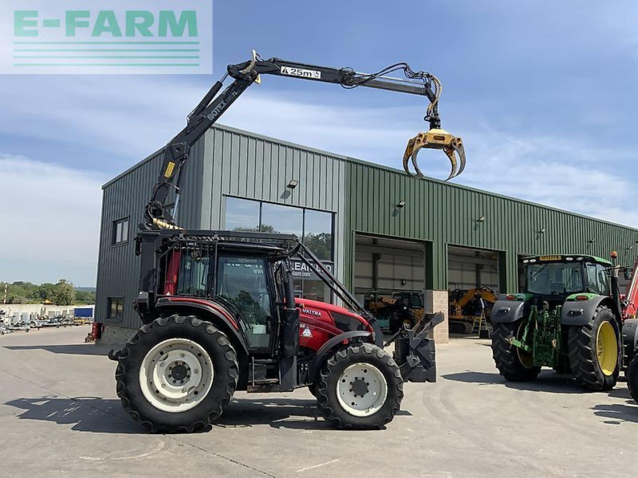 Valtra n123 hi tech tractor with roof mounted botex 560tl crane (st23285) - Farm tractor: picture 1 Valtra n123 hi tech tractor with roof mounted botex 560tl crane (st23285) - Farm tractor: picture 1