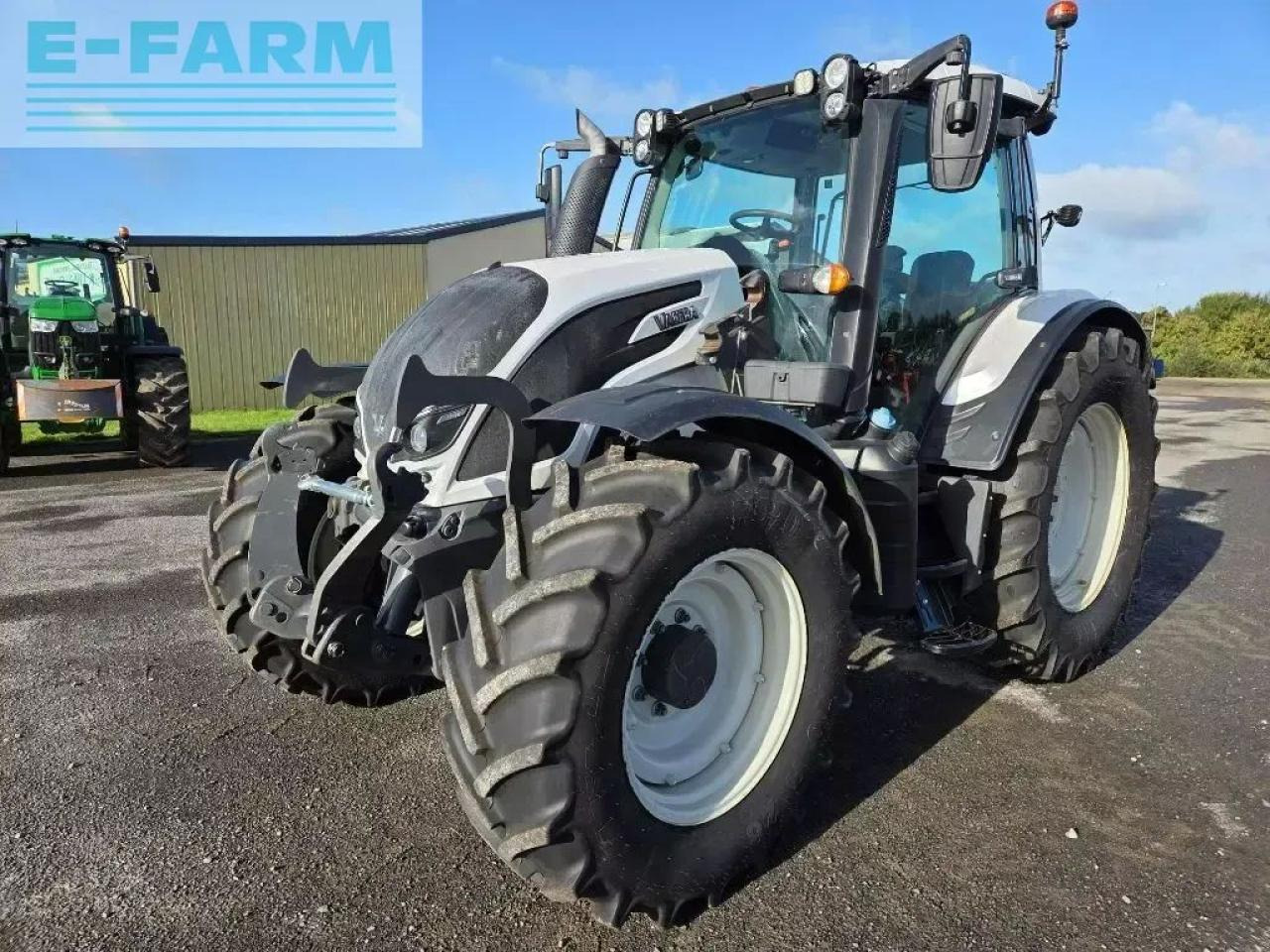 Valtra n124 hitech h5 HiTech - Farm tractor: picture 1 Valtra n124 hitech h5 HiTech - Farm tractor: picture 1