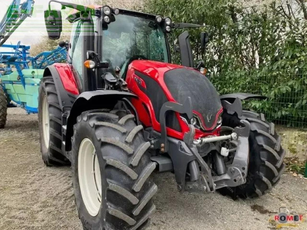 Valtra n135 - Farm tractor: picture 1 Valtra n135 - Farm tractor: picture 1