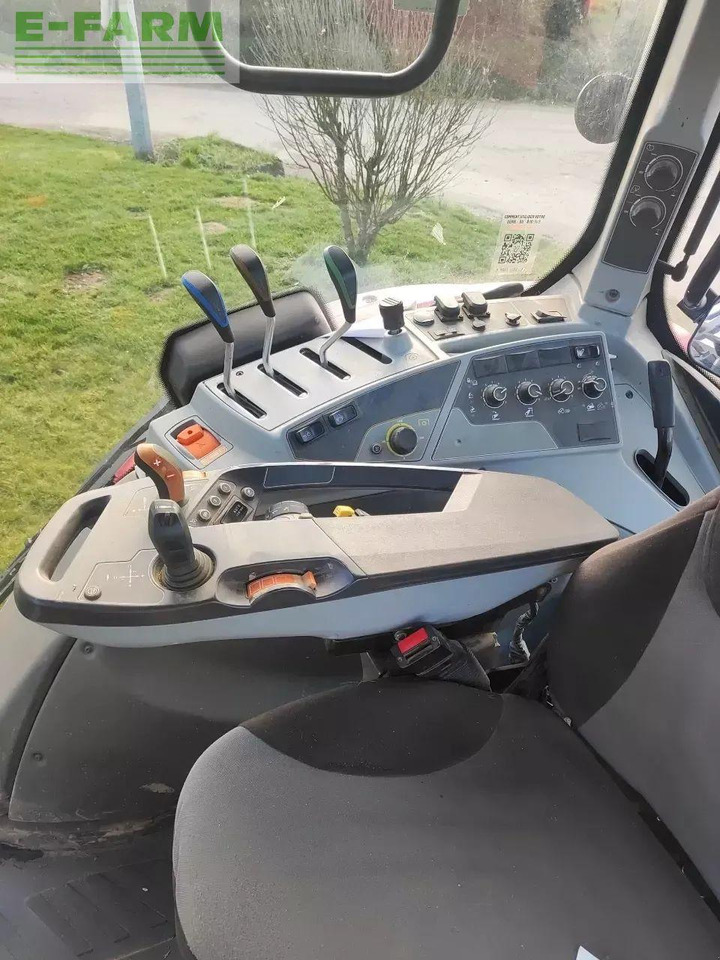 Valtra n135 h - Farm tractor: picture 5 Valtra n135 h - Farm tractor: picture 5