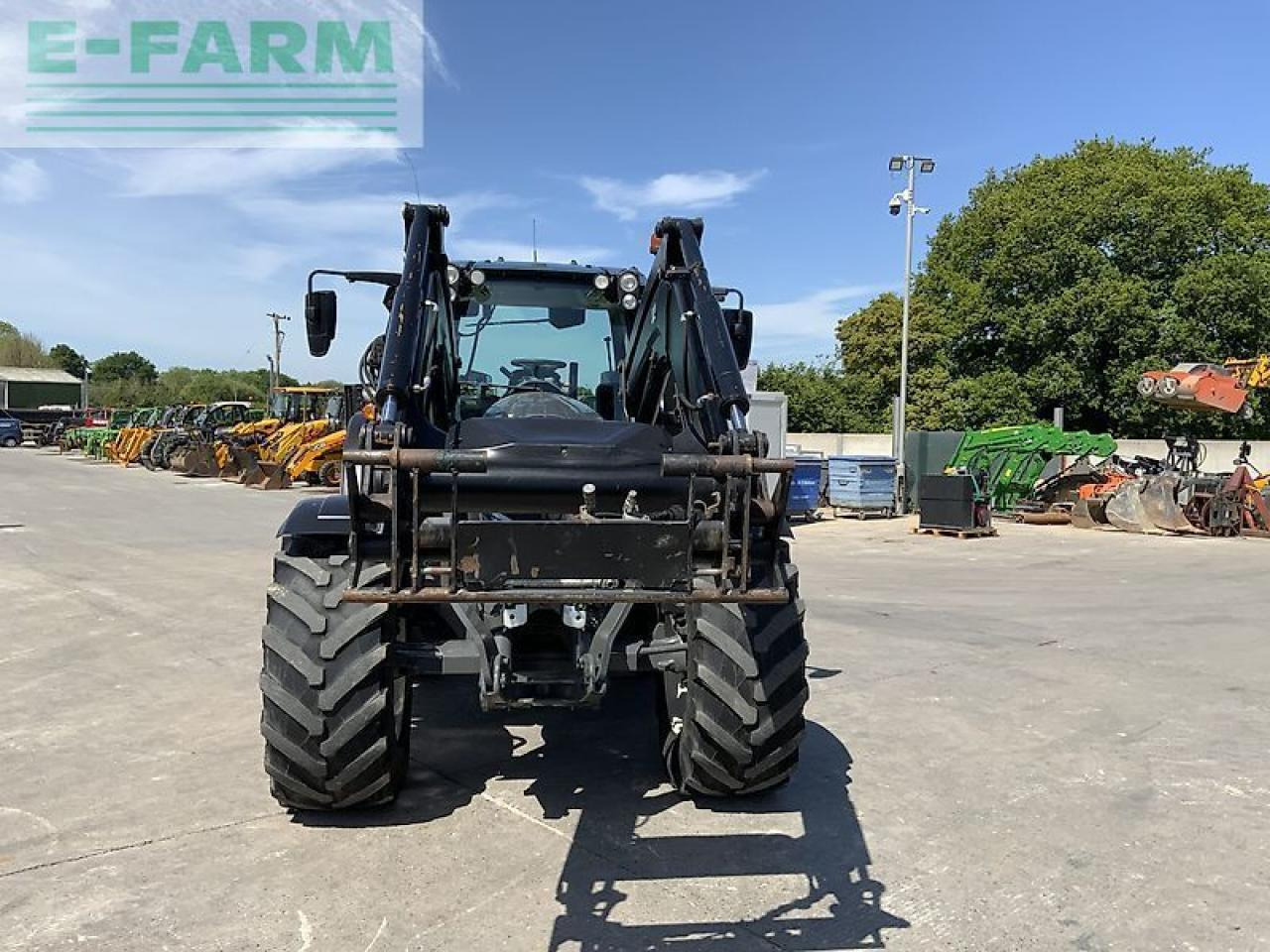 Valtra n154 active tractor (st23223) - Farm tractor: picture 4 Valtra n154 active tractor (st23223) - Farm tractor: picture 4