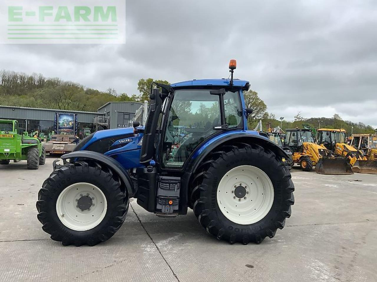 Valtra n174 active tractor (st23159) Active - Farm tractor: picture 5 Valtra n174 active tractor (st23159) Active - Farm tractor: picture 5