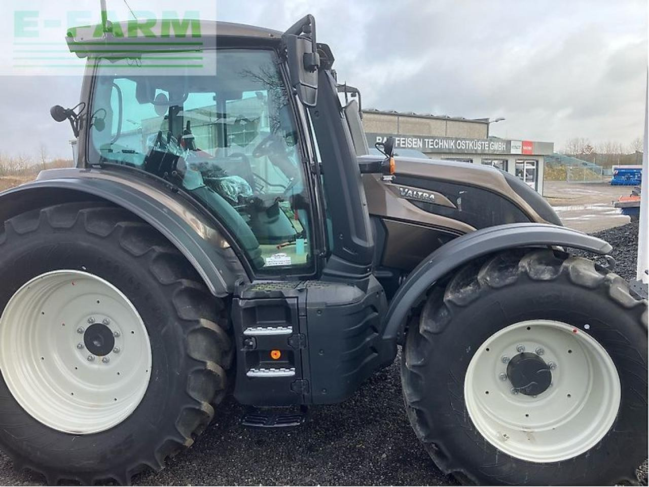 Valtra n175a - Farm tractor: picture 2 Valtra n175a - Farm tractor: picture 2