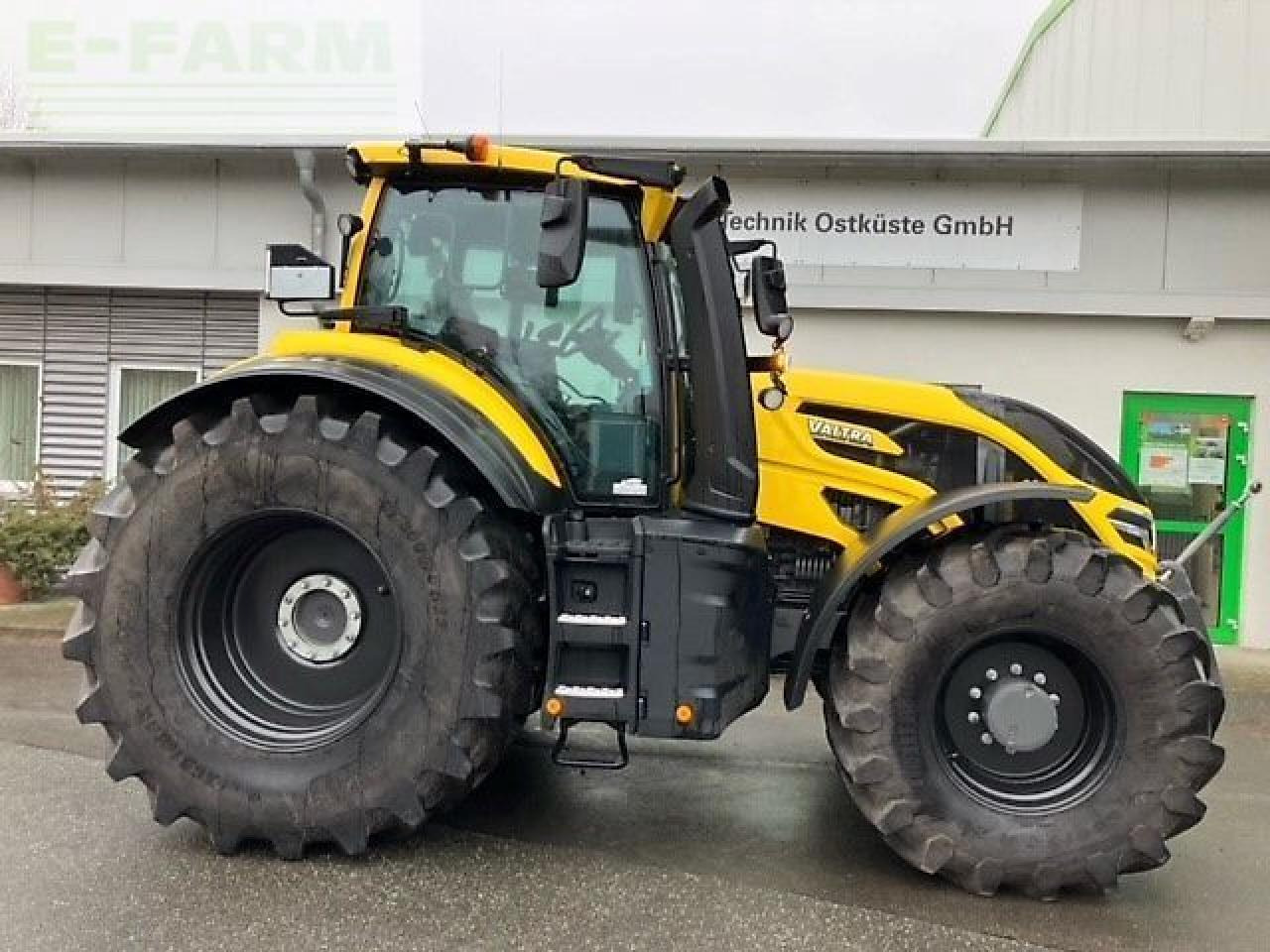 Valtra q305 - Farm tractor: picture 4 Valtra q305 - Farm tractor: picture 4