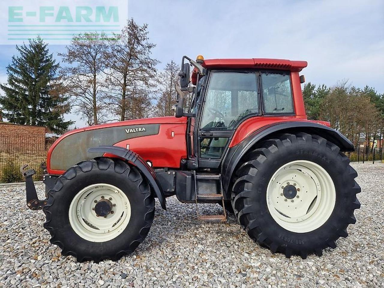 Valtra t120 - Farm tractor: picture 3 Valtra t120 - Farm tractor: picture 3