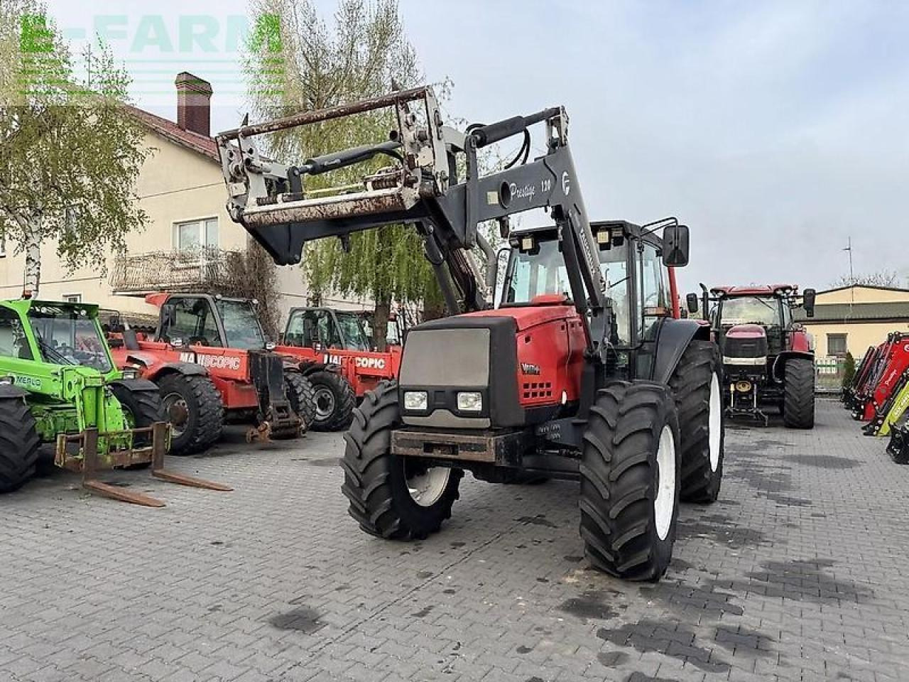 Valtra valmet 8350 + faucheux prestige 120 - Farm tractor: picture 2 Valtra valmet 8350 + faucheux prestige 120 - Farm tractor: picture 2
