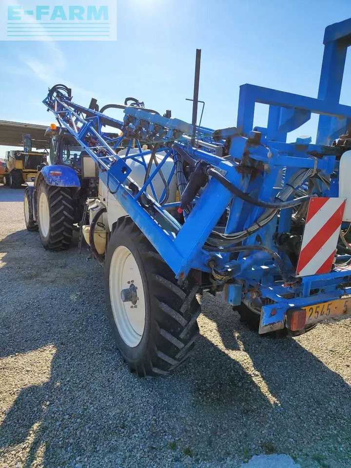 Meteor 3400 - Trailed sprayer: picture 3 Meteor 3400 - Trailed sprayer: picture 3