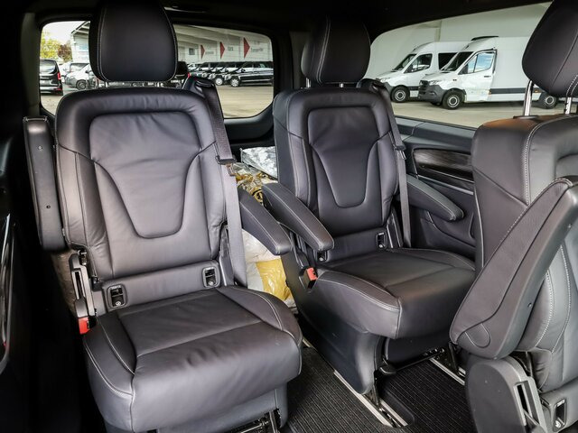 MERCEDES-BENZ EQV 300 Avantgarde,Extralang,6Sitze,2xKlima,LED... - Minibus, Electric bus: picture 4 MERCEDES-BENZ EQV 300 Avantgarde,Extralang,6Sitze,2xKlima,LED... - Minibus, Electric bus: picture 4