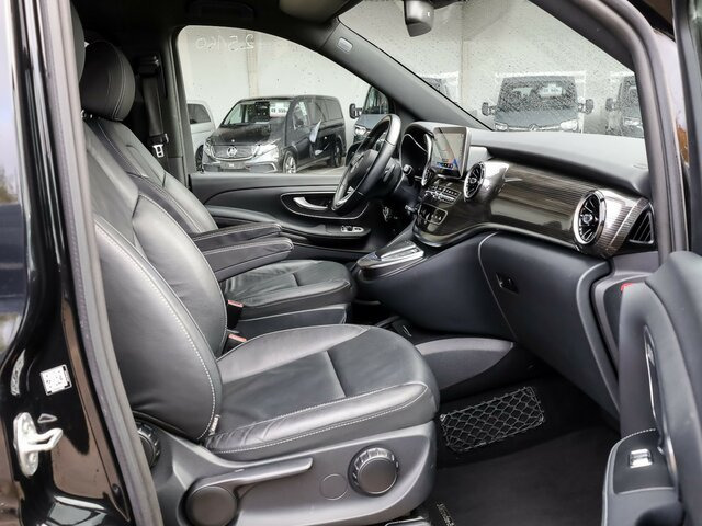 MERCEDES-BENZ EQV 300 Avantgarde,lang,6Sitze,2xSchiebetür el.... - Minibus, Electric bus: picture 5 MERCEDES-BENZ EQV 300 Avantgarde,lang,6Sitze,2xSchiebetür el.... - Minibus, Electric bus: picture 5