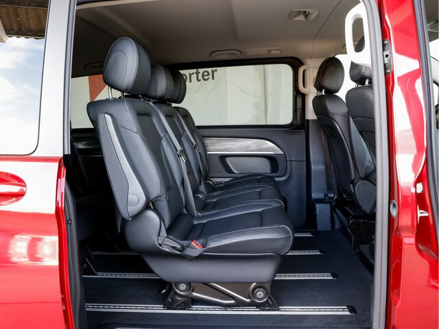 MERCEDES-BENZ EQV 300 Extralang,Avantgarde,7Sitze,2xSchiebetür - Passenger van, Electric van: picture 2 MERCEDES-BENZ EQV 300 Extralang,Avantgarde,7Sitze,2xSchiebetür - Passenger van, Electric van: picture 2