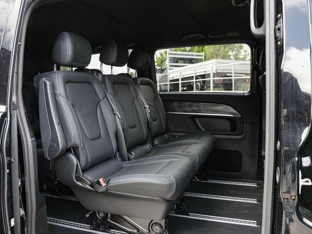 MERCEDES-BENZ EQV 300 Extralang,Avantgarde,8Sitze,2xelektr.Tür - Passenger van, Electric van: picture 4 MERCEDES-BENZ EQV 300 Extralang,Avantgarde,8Sitze,2xelektr.Tür - Passenger van, Electric van: picture 4