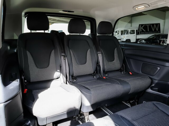 MERCEDES-BENZ EQV 300 lang,7Sitze,2xKlima,2xSchiebetür el.,LED... - Passenger van, Electric van: picture 4 MERCEDES-BENZ EQV 300 lang,7Sitze,2xKlima,2xSchiebetür el.,LED... - Passenger van, Electric van: picture 4