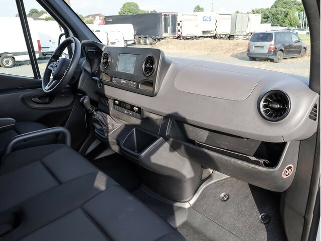MERCEDES-BENZ Sprinter317CDI Maxi Koffer,Klima,MBUX,Kamera - Box van: picture 3 MERCEDES-BENZ Sprinter317CDI Maxi Koffer,Klima,MBUX,Kamera - Box van: picture 3