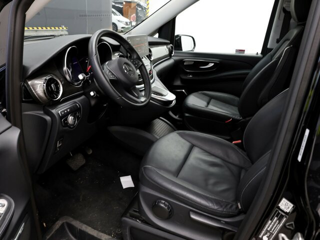 MERCEDES-BENZ V 300 Avantgarde Extralang,Allrad,2Schiebetüren... - Passenger van: picture 2 MERCEDES-BENZ V 300 Avantgarde Extralang,Allrad,2Schiebetüren... - Passenger van: picture 2