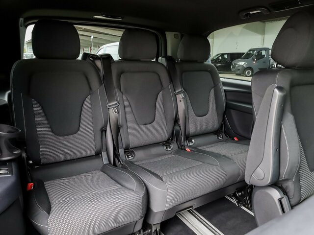 MERCEDES-BENZ V 300 Edition,lang,7-Sitzer,2Schiebetüren,Tisch... - Passenger van: picture 4 MERCEDES-BENZ V 300 Edition,lang,7-Sitzer,2Schiebetüren,Tisch... - Passenger van: picture 4