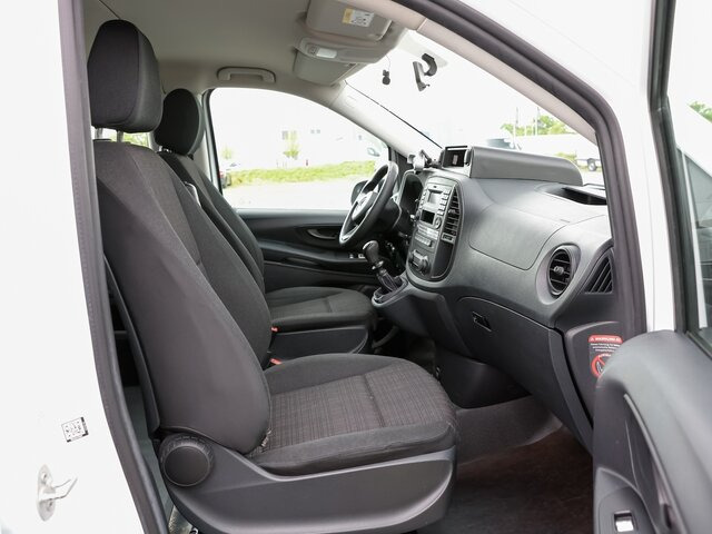 MERCEDES-BENZ Vito 111 TourerPro,lang,8Sitzer,Klima,Standhzg. - Passenger van: picture 4 MERCEDES-BENZ Vito 111 TourerPro,lang,8Sitzer,Klima,Standhzg. - Passenger van: picture 4