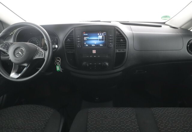 MERCEDES-BENZ Vito 116TourerPro ,Extralang,2xKlima,Kamera,AHK - Minibus, Passenger van: picture 2 MERCEDES-BENZ Vito 116TourerPro ,Extralang,2xKlima,Kamera,AHK - Minibus, Passenger van: picture 2