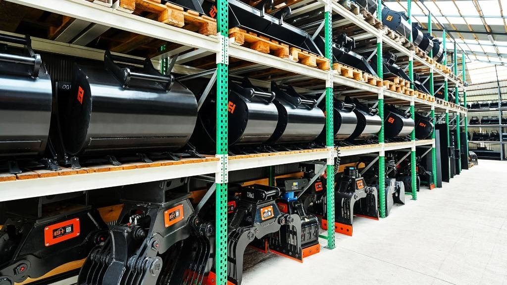 New Mini excavator Grabenräumlöffel hydrpassend MS08SY 1600mm 160 cm: picture 10 New Mini excavator Grabenräumlöffel hydrpassend MS08SY 1600mm 160 cm: picture 10