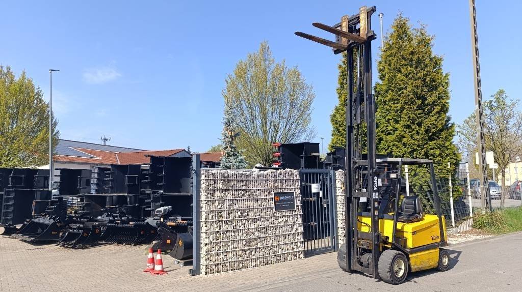 Yale ERP 25 Triplex 4,3 m, Zusatzhydr., Hubkraft 2,5 t - Electric forklift: picture 1 Yale ERP 25 Triplex 4,3 m, Zusatzhydr., Hubkraft 2,5 t - Electric forklift: picture 1