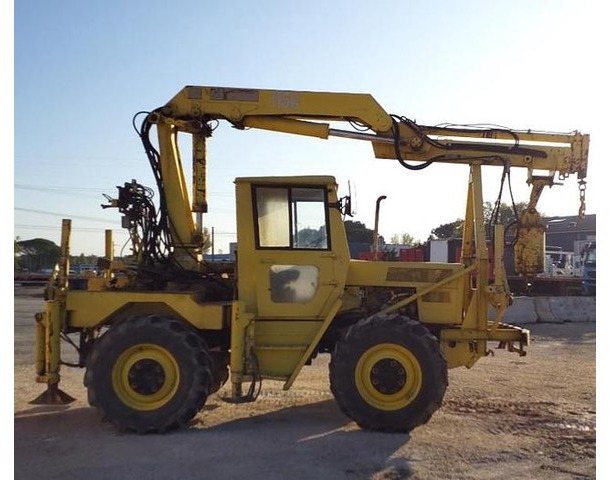 Mercedes-Benz MB Trac-800 Traktor - Farm tractor: picture 1 Mercedes-Benz MB Trac-800 Traktor - Farm tractor: picture 1