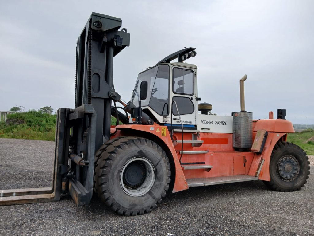SMV 32-1200B - Diesel forklift: picture 1 SMV 32-1200B - Diesel forklift: picture 1
