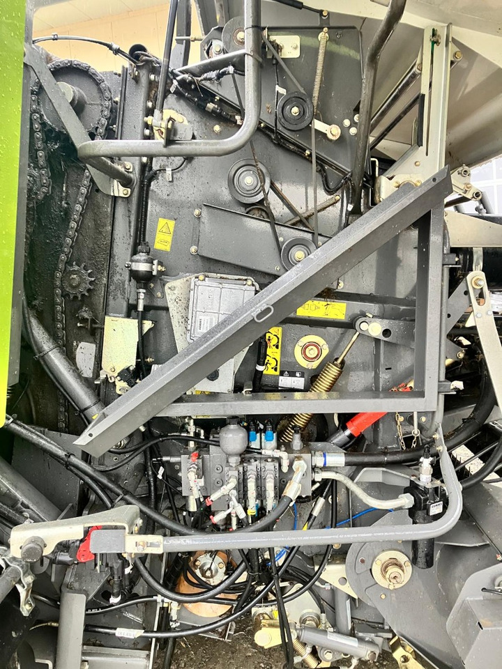 CLAAS Rollant 454 - Hay and forage equipment: picture 2 CLAAS Rollant 454 - Hay and forage equipment: picture 2