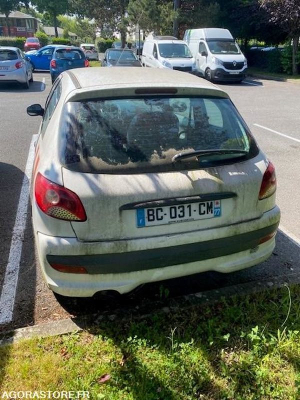 206+ AFFAIRE PACK CD CLIM 1.4 HDI BLUE LION 70 CV - 2010 / 185 000 KM - Car: picture 2 206+ AFFAIRE PACK CD CLIM 1.4 HDI BLUE LION 70 CV - 2010 / 185 000 KM - Car: picture 2