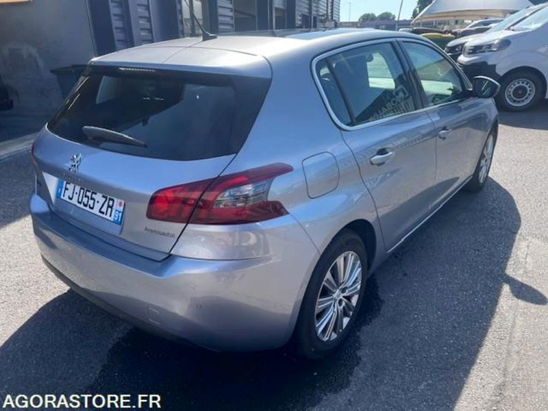 308 II ALLURE PT 130cv . 06/2018 . 54500 km - Car: picture 3 308 II ALLURE PT 130cv . 06/2018 . 54500 km - Car: picture 3