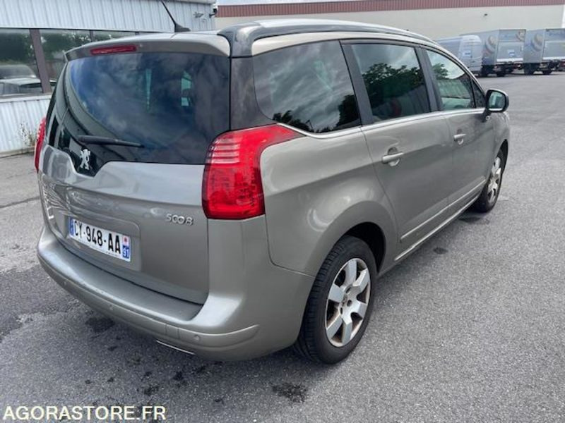 5008 STYLE 1.6 HDI 115cv 7PL- 08/2013/- 226500KM - Car: picture 3 5008 STYLE 1.6 HDI 115cv 7PL- 08/2013/- 226500KM - Car: picture 3