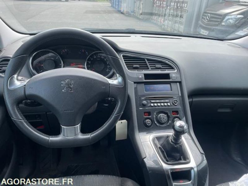 5008 STYLE 1.6 HDI 115cv 7PL- 08/2013/- 226500KM - Car: picture 5 5008 STYLE 1.6 HDI 115cv 7PL- 08/2013/- 226500KM - Car: picture 5
