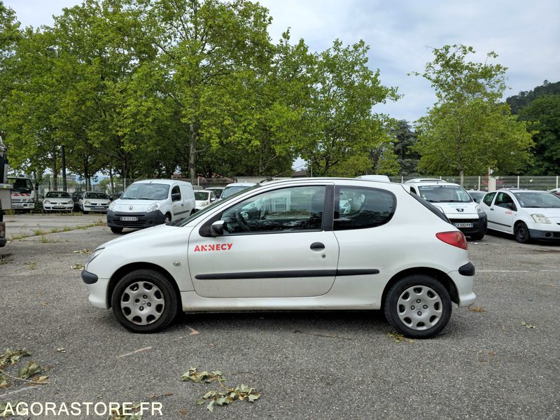 5277 YQ 74 - Peugeot 206 - Car: picture 3 5277 YQ 74 - Peugeot 206 - Car: picture 3