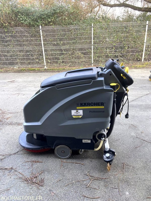 AUTOLAVEUSE AUTOTRACTEE KARCHER - 2019 - Scrubber dryer: picture 1 AUTOLAVEUSE AUTOTRACTEE KARCHER - 2019 - Scrubber dryer: picture 1