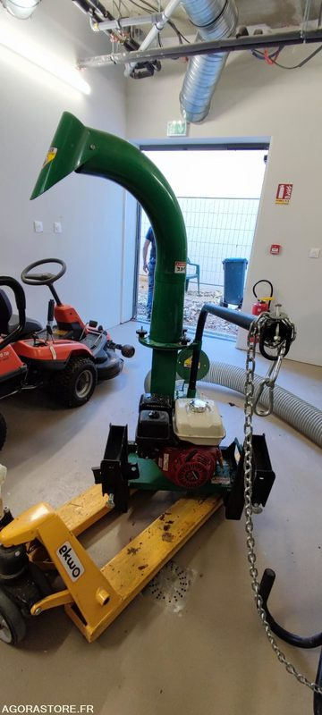 Aspirateur de voirie - Agricultural machinery: picture 3 Aspirateur de voirie - Agricultural machinery: picture 3