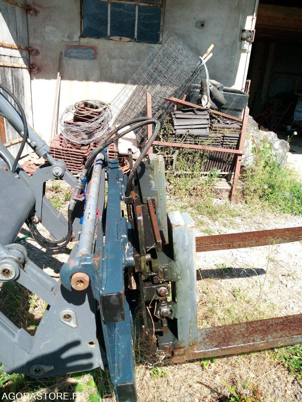 Fouche à palettes chargeur agricole pour bâti d'accouplement rapide norme euro - Agricultural machinery: picture 5 Fouche à palettes chargeur agricole pour bâti d'accouplement rapide norme euro - Agricultural machinery: picture 5