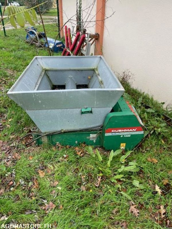 TOP DRESSER CUSHMANN - Agricultural machinery: picture 2 TOP DRESSER CUSHMANN - Agricultural machinery: picture 2