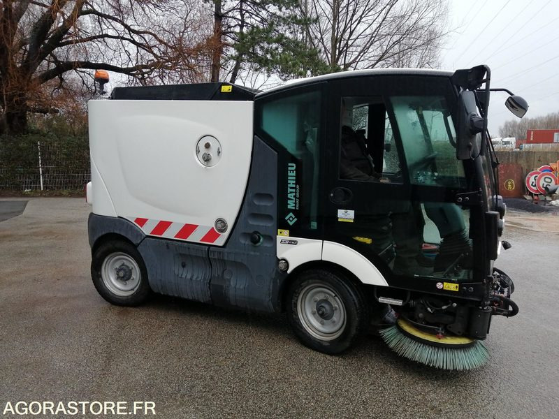BALAYEUSE - MATHIEU - AZURA FLEX - 2020 / 4222 HEURES - Road sweeper: picture 1 BALAYEUSE - MATHIEU - AZURA FLEX - 2020 / 4222 HEURES - Road sweeper: picture 1